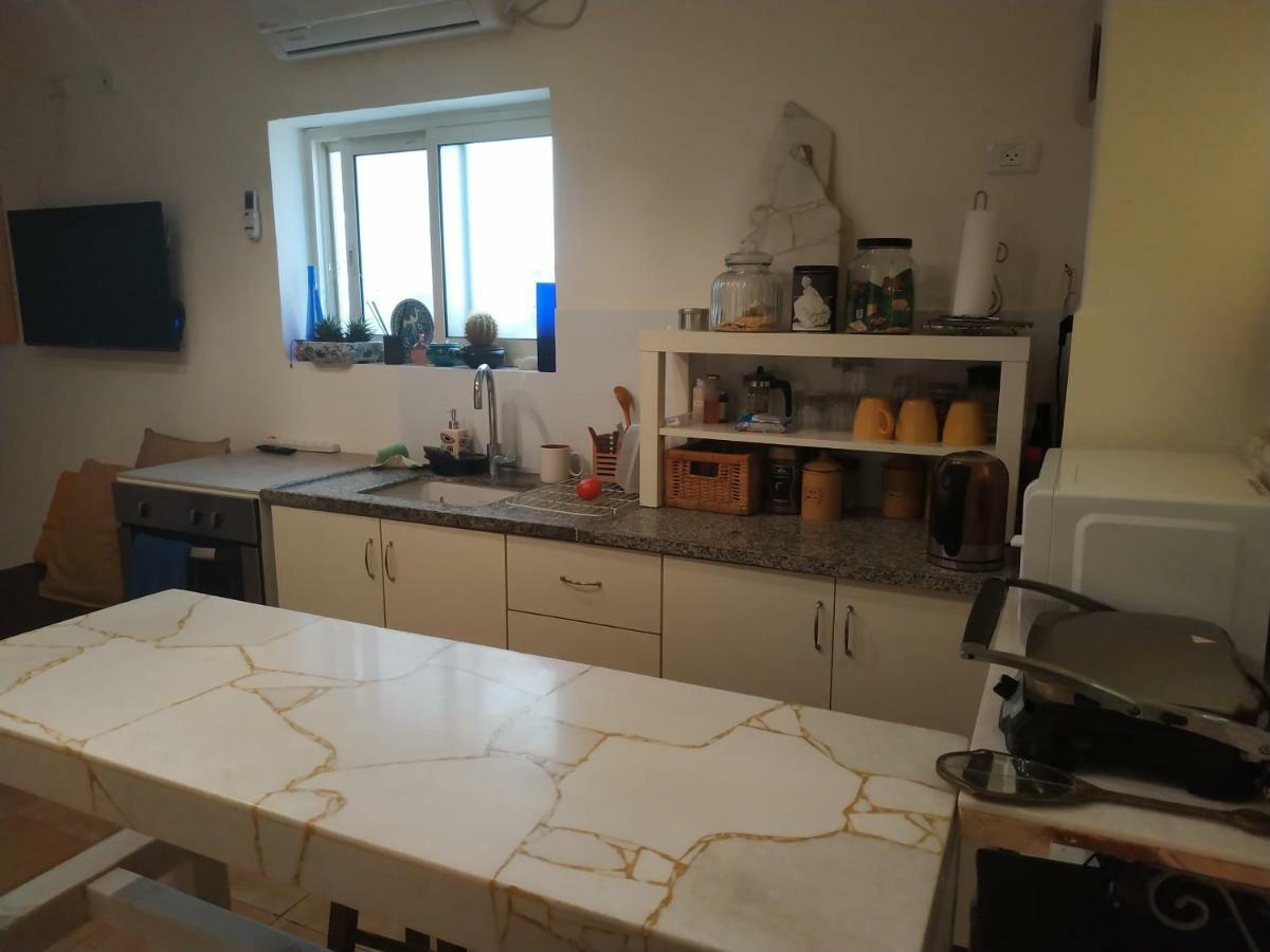 شقة Studio Apt Great Location Heart Of Downtown District حيفا المظهر الخارجي الصورة