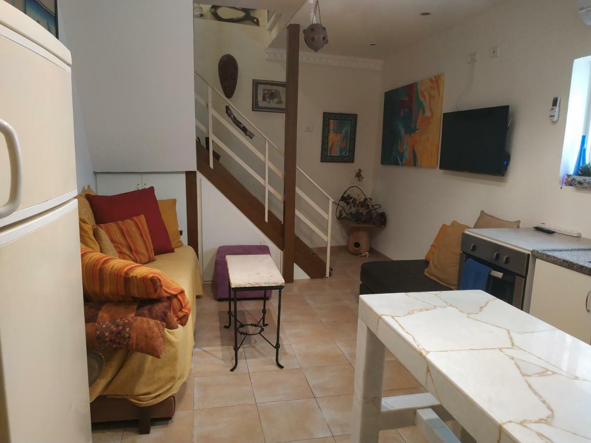 شقة Studio Apt Great Location Heart Of Downtown District حيفا المظهر الخارجي الصورة